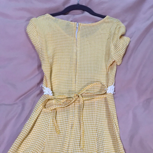 Vintage 90s Yellow Gingham Daisy Mini short sleeve Sundress - Picture 5 of 8